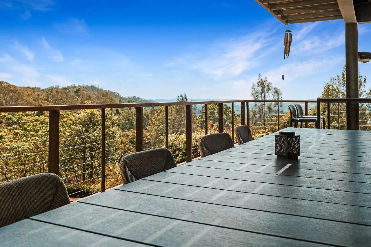 Vila Montville Resort Style Holiday Retreat With Pool Perwillowen