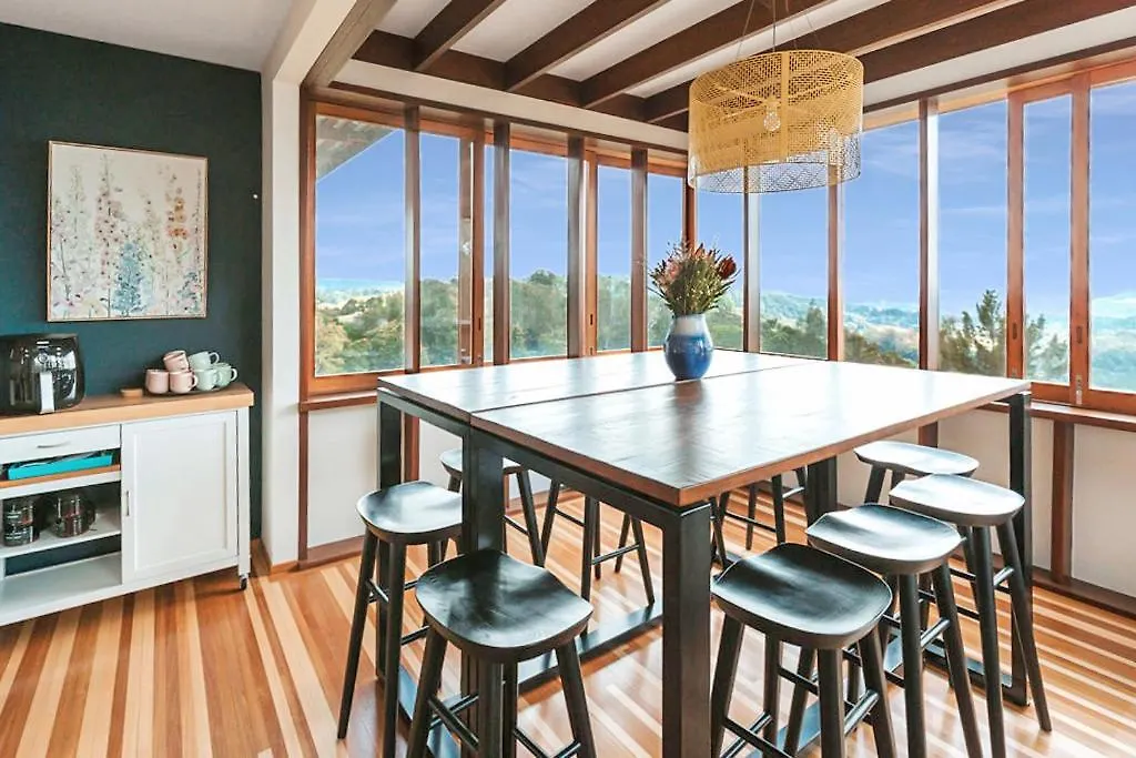 Vila Montville Resort Style Holiday Retreat With Pool Perwillowen