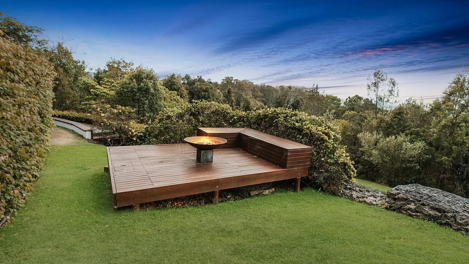 Vila Montville Resort Style Holiday Retreat With Pool Perwillowen