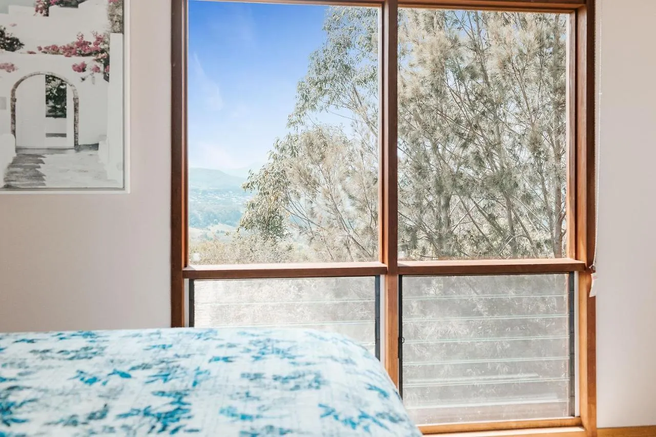 Montville Resort Style Holiday Retreat With Pool Perwillowen Villa