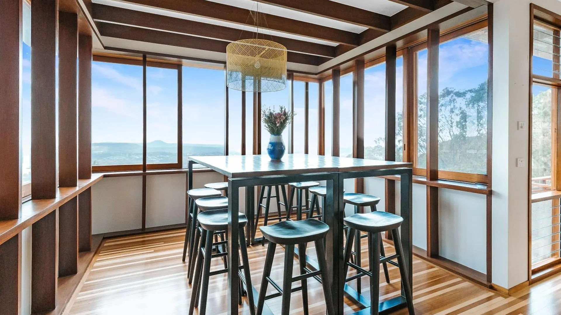 Villa Montville Resort Style Holiday Retreat With Pool Perwillowen