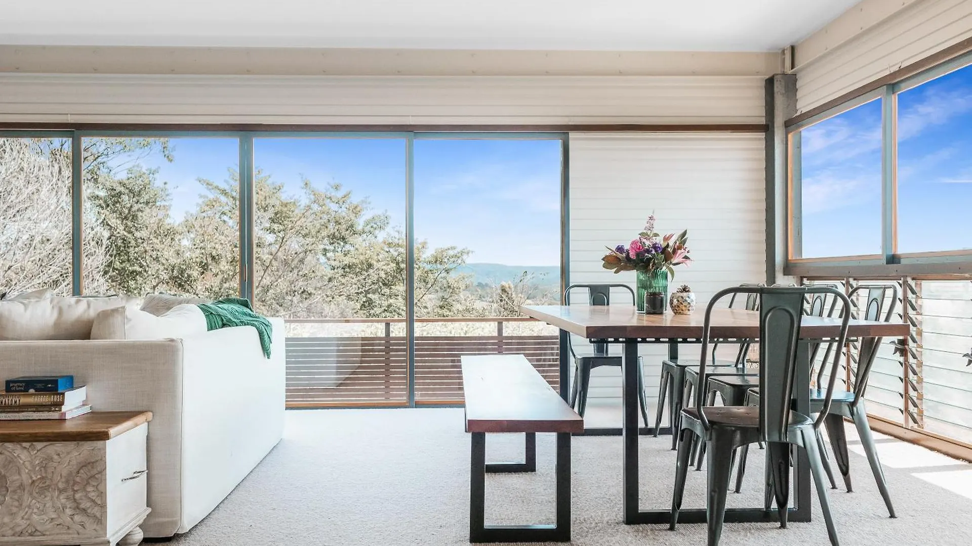 Villa Montville Resort Style Holiday Retreat With Pool Perwillowen Australia