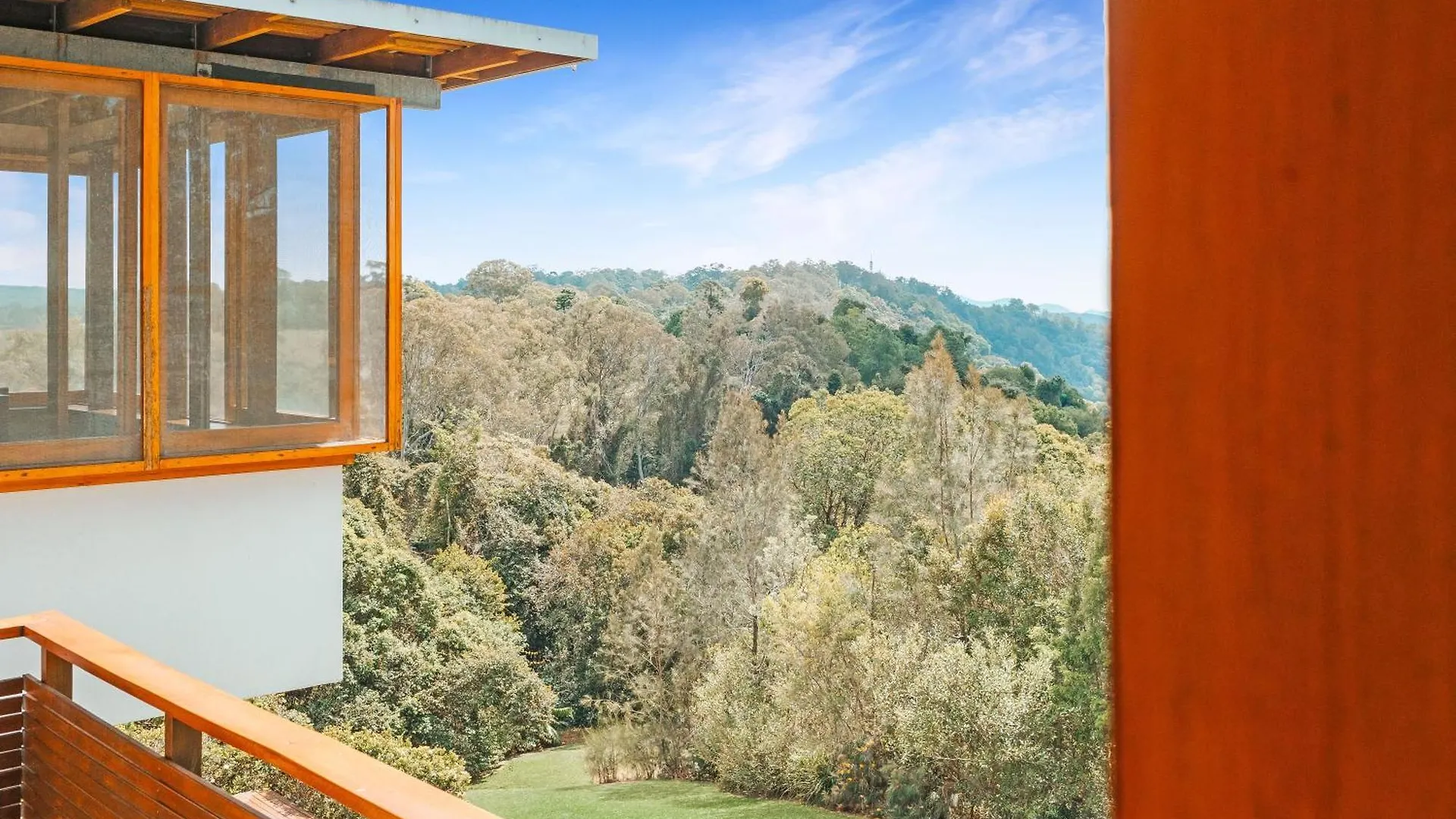 Montville Resort Style Holiday Retreat With Pool Perwillowen