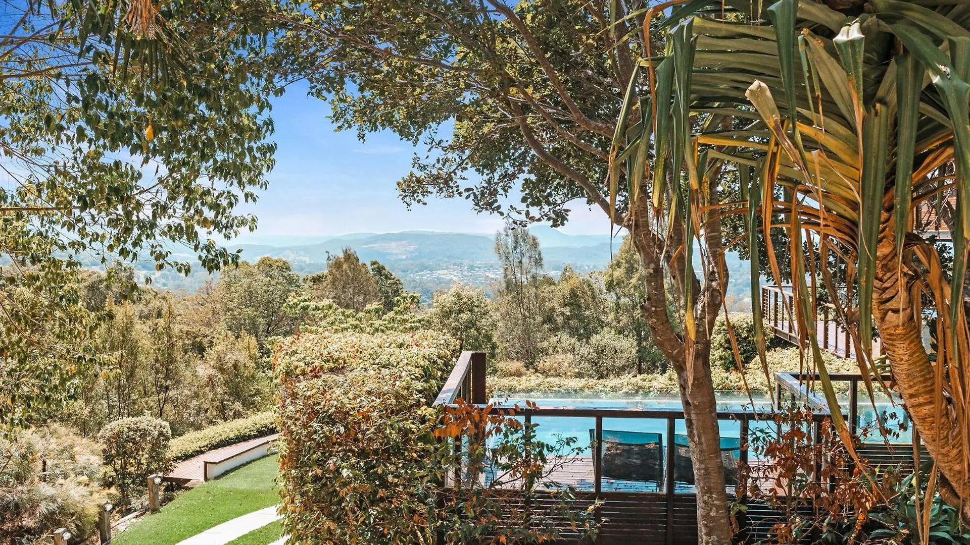 Montville Resort Style Holiday Retreat With Pool Perwillowen