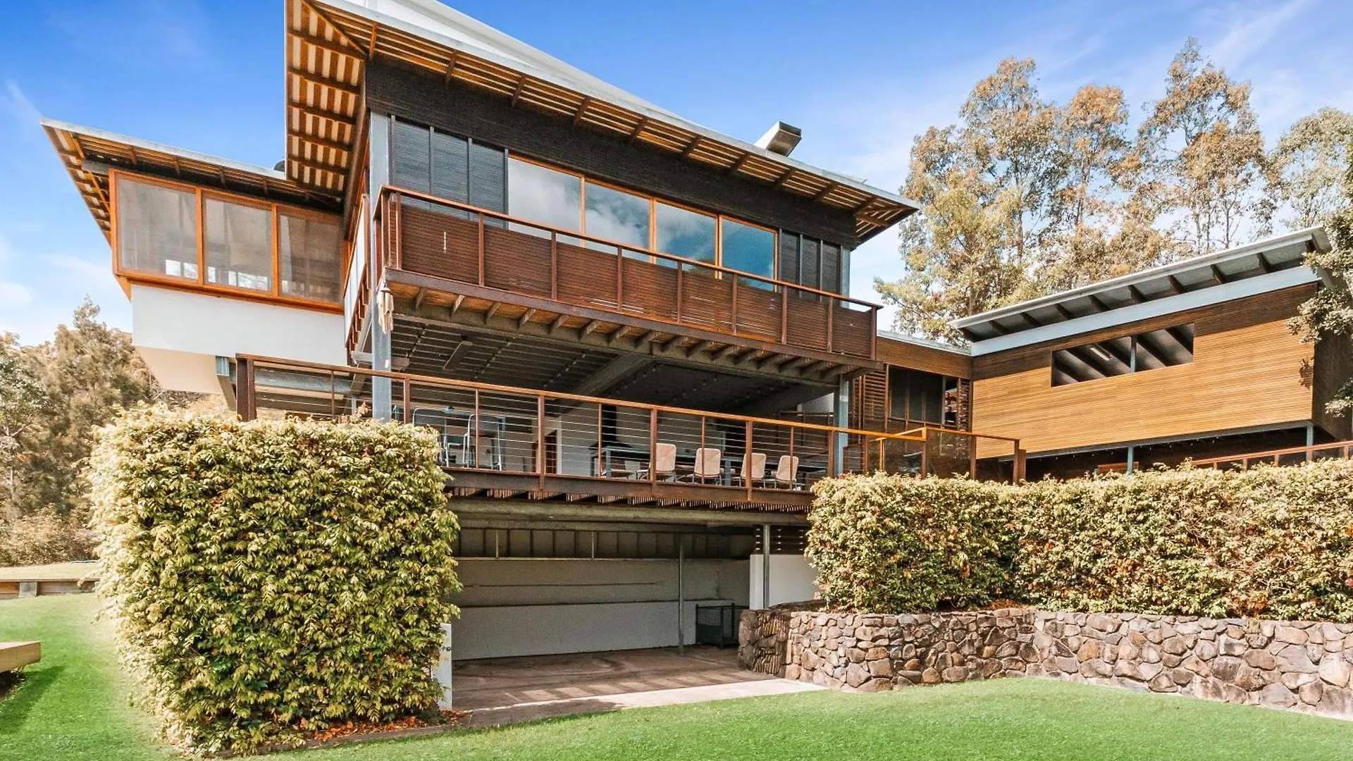 Villa Montville Resort Style Holiday Retreat With Pool Perwillowen